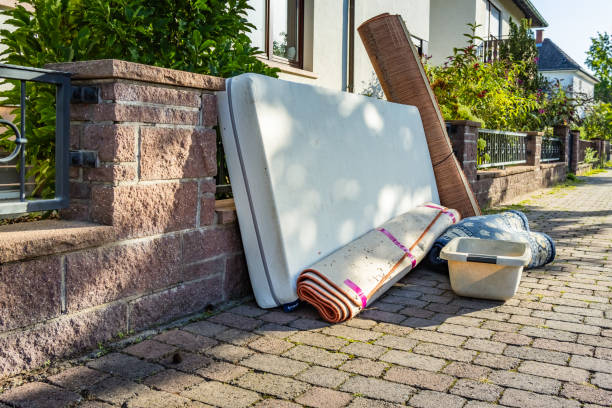 Best Garage Cleanout Services  in Marquette, MI