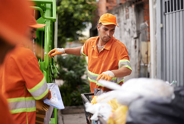 Best Construction Debris Removal  in Marquette, MI